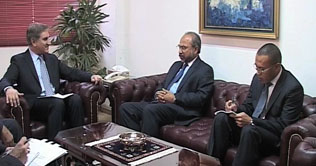 Qureshi meets Secretary General of Malaysian Foreign Ministry